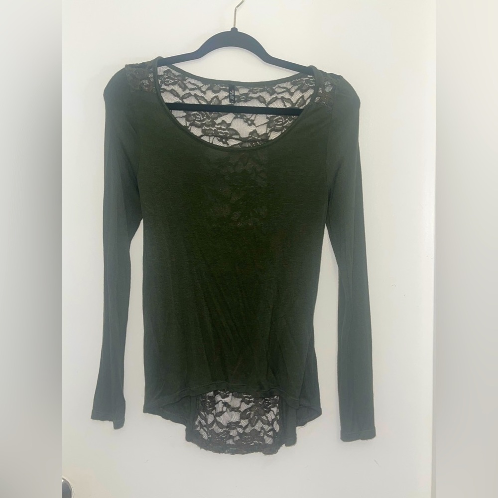 Size medium deep green color shirt